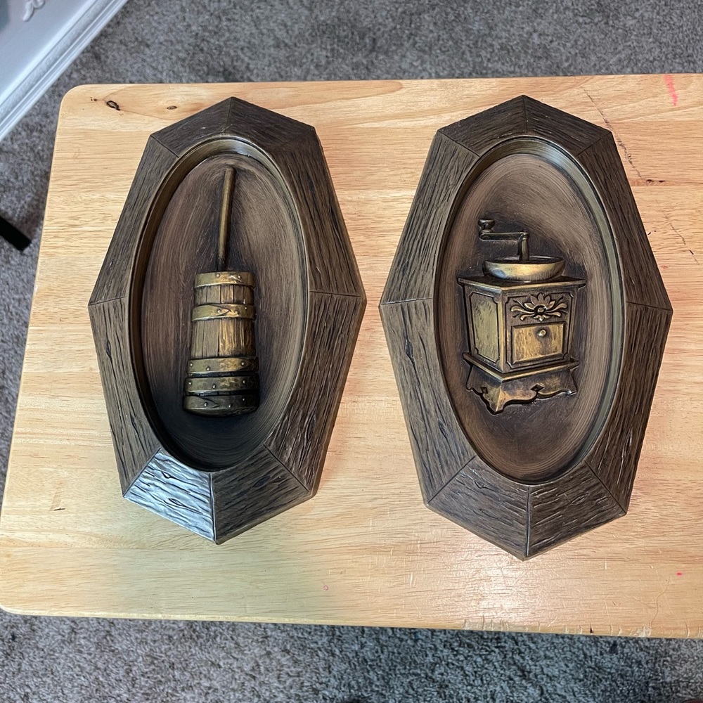 Set of 2 Vintage Dart Ind. wall decor made in USA